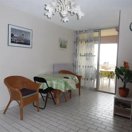Apartment Deux-pieces Vue Avec Parking A Canet-plage - Fr-1-750-72