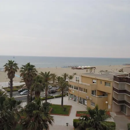 Deux-pieces Vue Avec Parking A Canet-plage - Fr-1-750-72 Apartment *