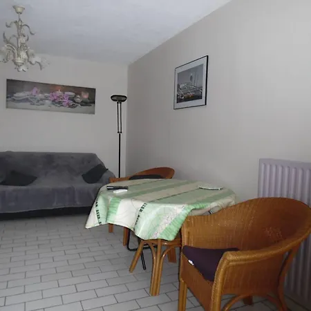 Apartment Deux-pieces Vue Avec Parking A Canet-plage - Fr-1-750-72